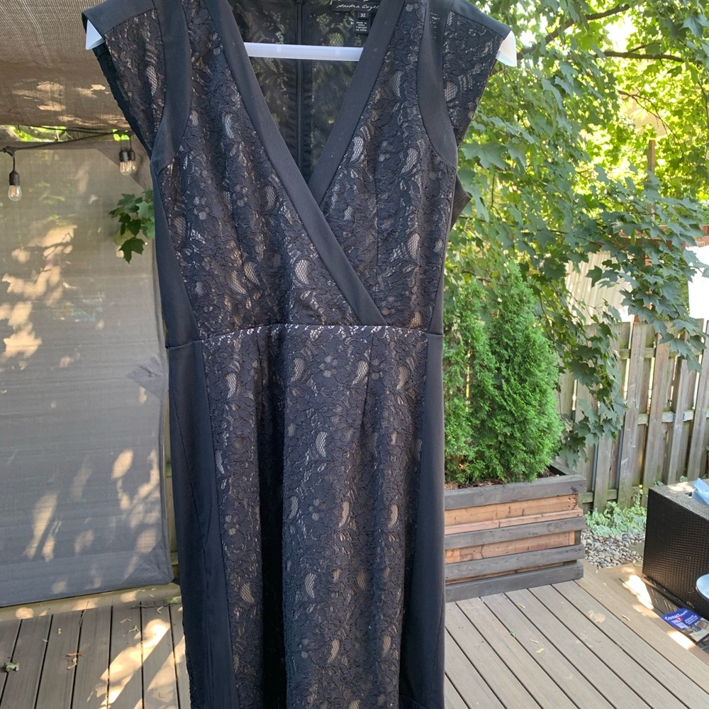 Chic Black Lace Mini Dress